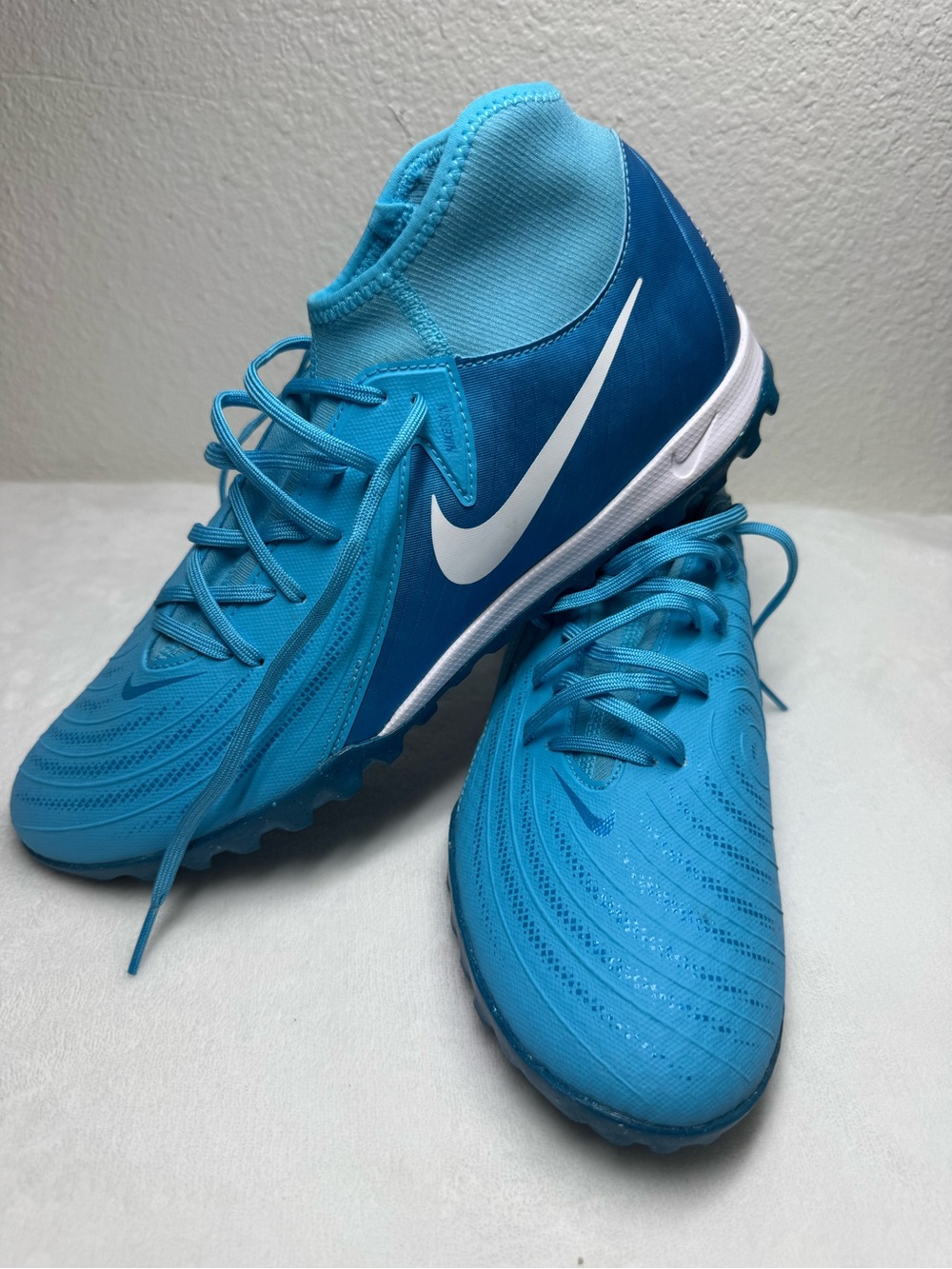 Nike Phantom Luna 2 Academy Turf high-top football shoes